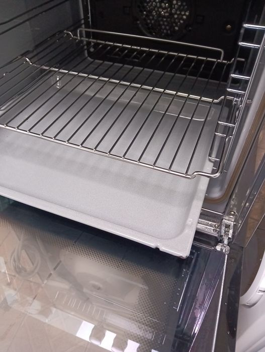 Уникална бяла печка за вграждане Миеле Miele  с 2 години гаранция!