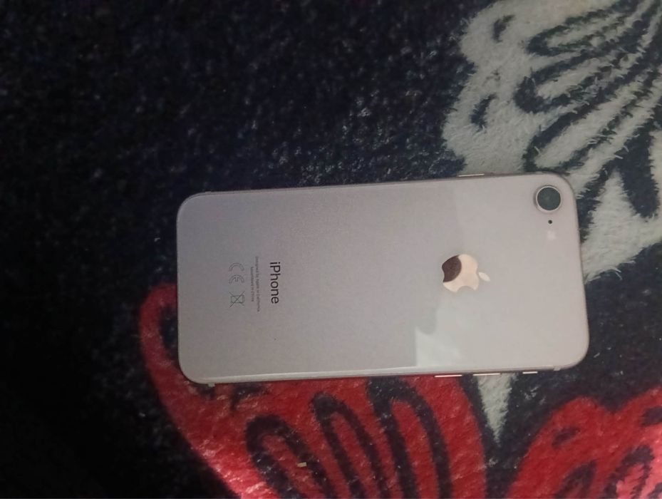 Vand sau schimb iphone 8