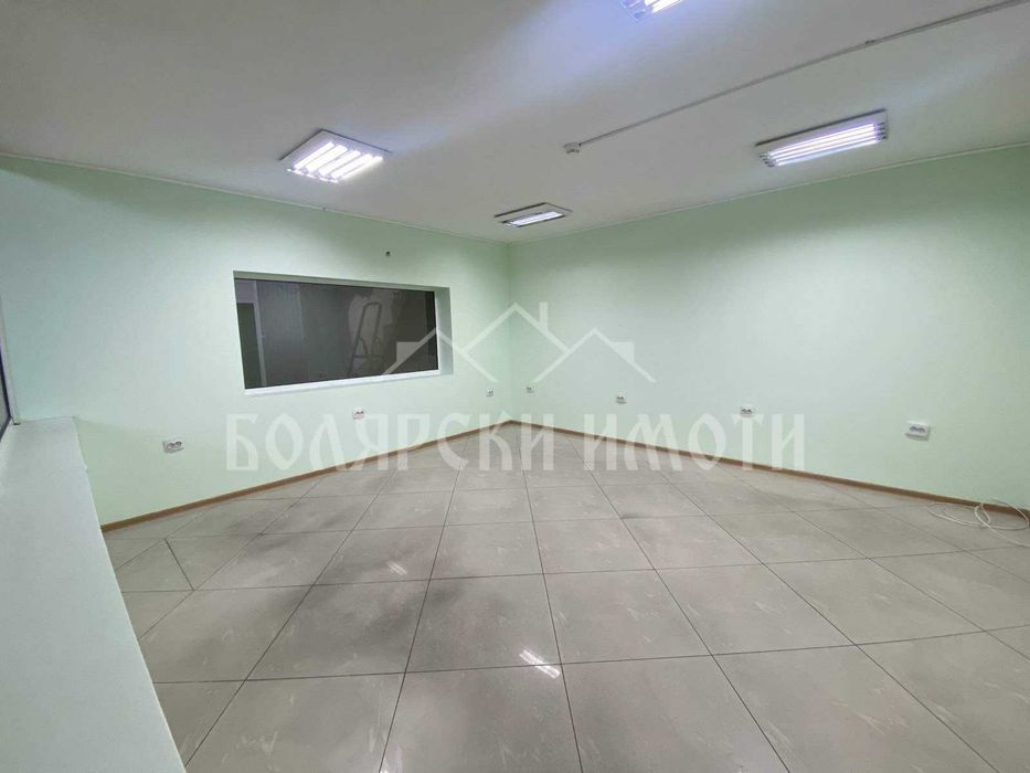 Дава се под наем Склад в Велико Търново, Промишлена зона - Запад - 840 кв.м за 3276 € - Снимка #4