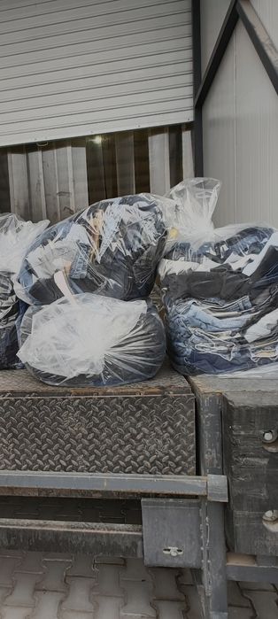 Дрехи втора употреба на едро