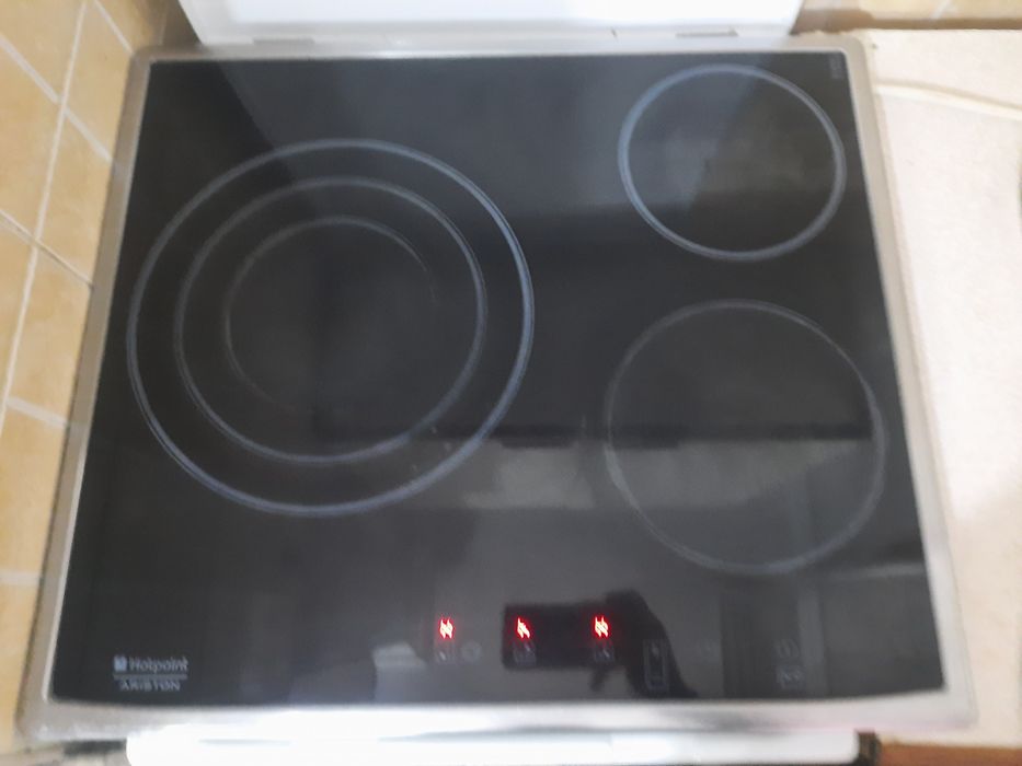 Продам варочную поверхность ARISTON HOTPOINT
