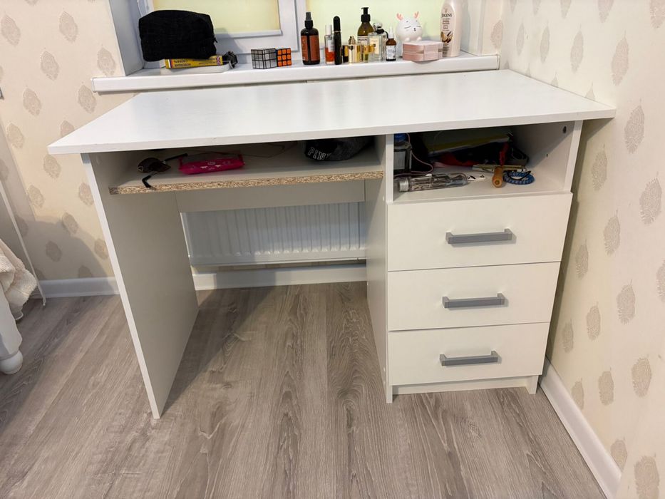 Письменный стол