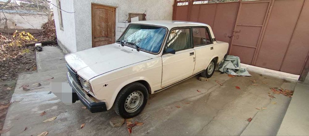 Ваз 2105 сотилади. Тўйтепада