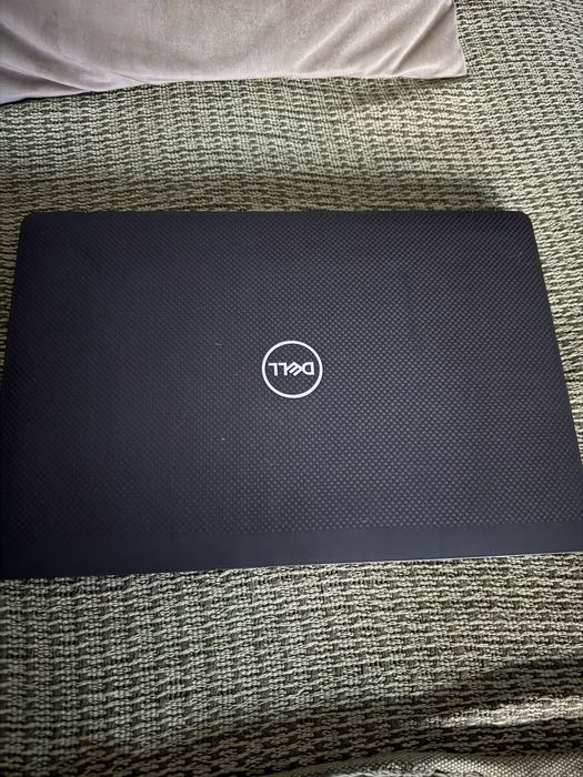 Laptop DELL Latitude 7400