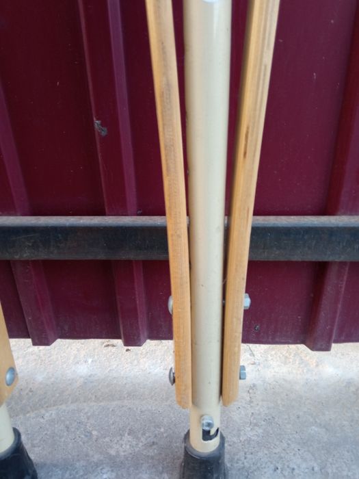 Продам трости и костыли регулируемые