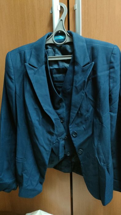 Продам школьная форма дев. 44-46 р.