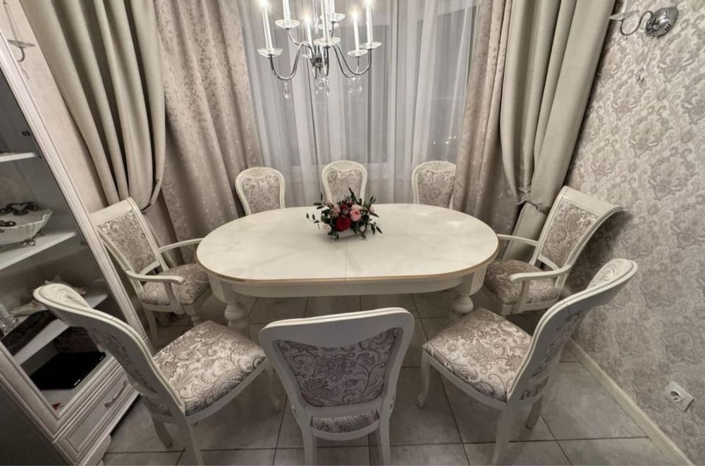 Стол со стульями 8 штук