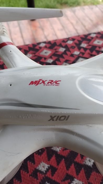 Drona , Quadrocopter Carrera