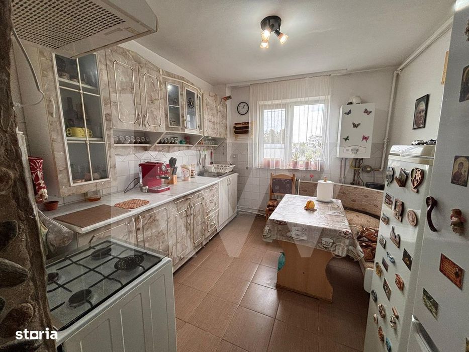 Apartament 3 camere de vanzare - Victoria, Brasov