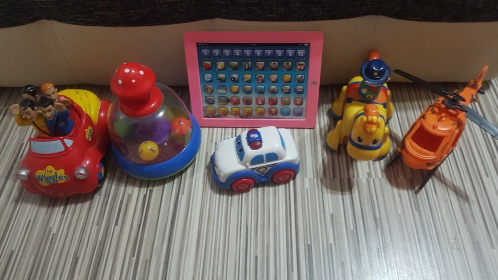 Lot jucarii tomy 2003 calut sunete masina tableta jucarie curier gratu