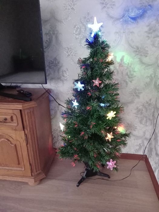 Продам новогодную ёлку