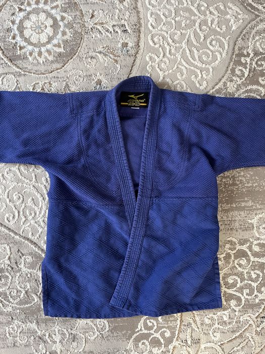 продам кимоно за дешево мизуно
