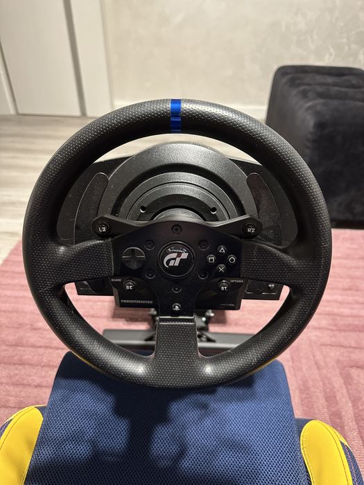 Playseat redbull +volan thrustmaster t300 rs gt