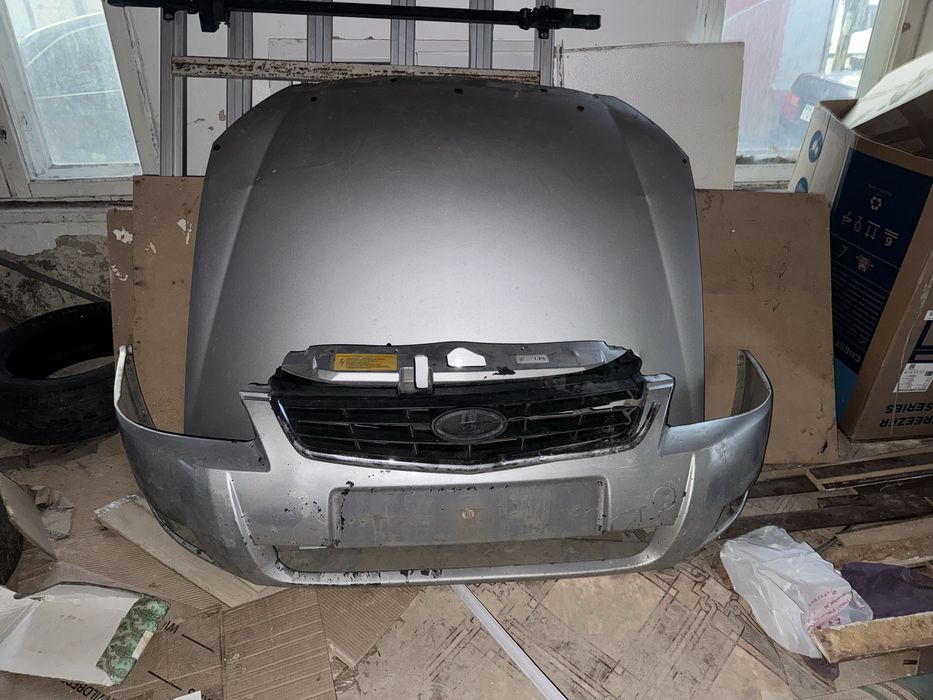 Продам капот фар бампеи на приору