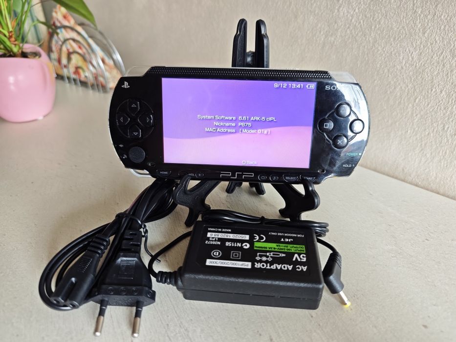 Sony PSP 1000 modat ARK-5 + 32GB + baterie + încărcător