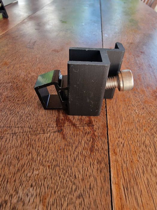 Скоби за монтаж на покрив