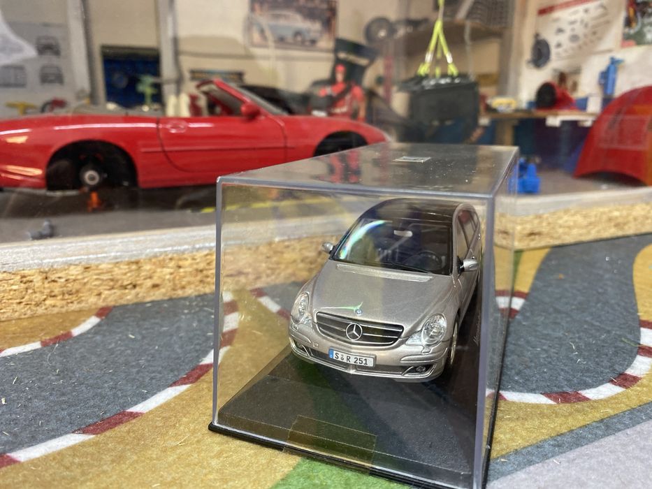 MINICHAMPS MERCEDES-BENZ R-Klasse machetă auto scara 1:43 (11cm)