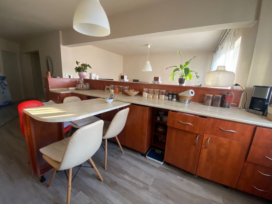 Vând apartament 4 camere și/sau garaj