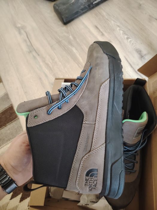 Обувки North Face