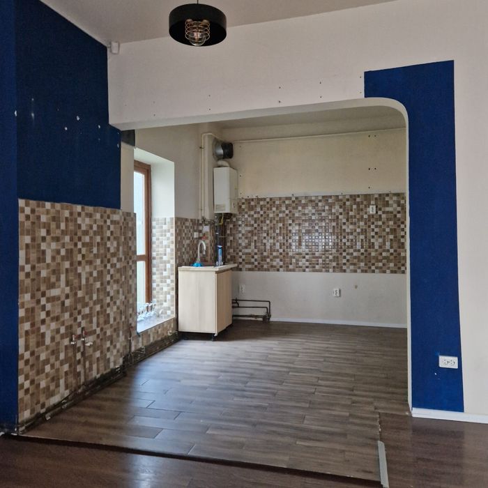 Casă+ spatiu comercial Galați