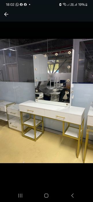 Зеркало для салонов красоты