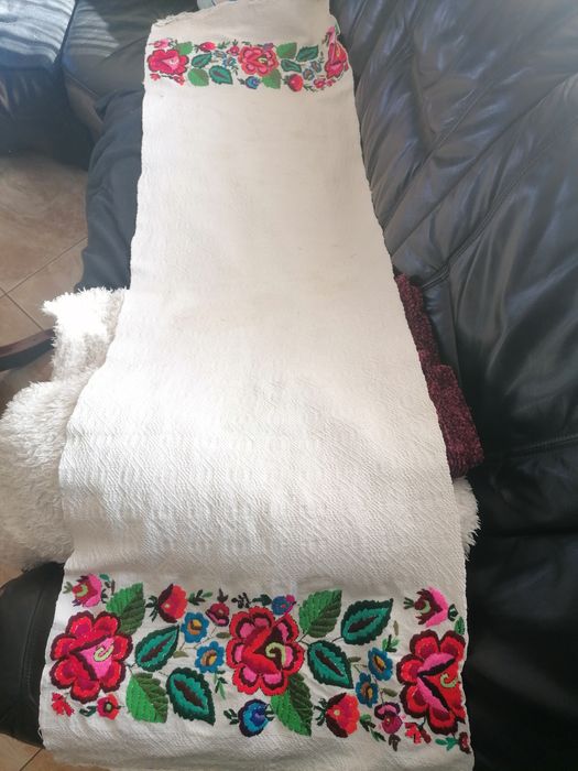 Fețe de masa, stergura, mici defecte