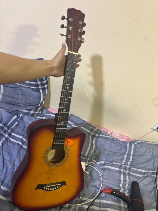 продается гитара