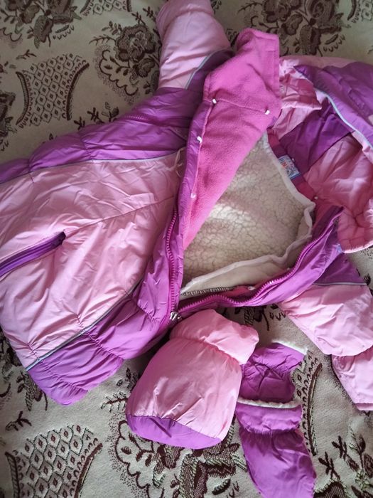 Продам детский комбинезон и платье