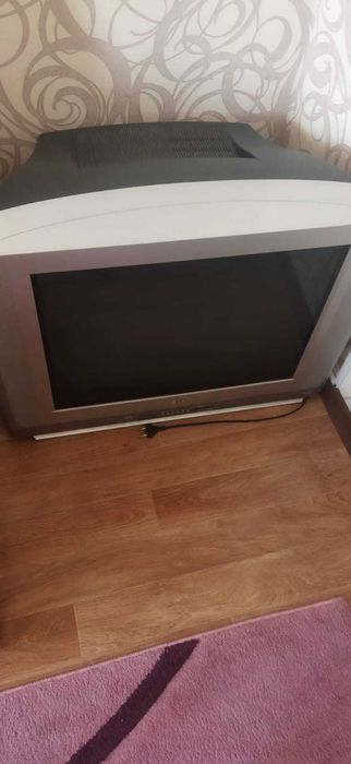 продам телевизор