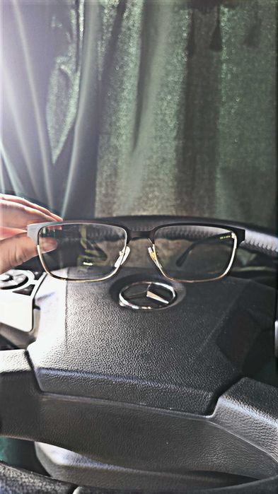 Vând ochelari Gucci