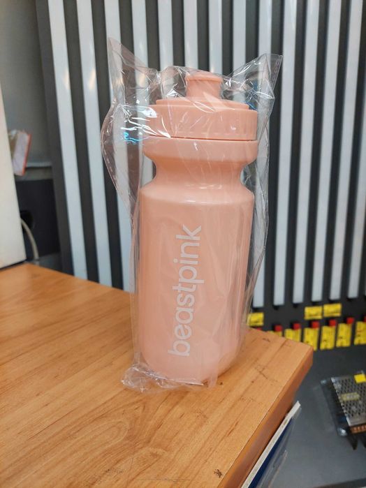 Шейкър Beast Pink Rose и 	
Спортна бутилка Sips&Dips550ml само за 5лв