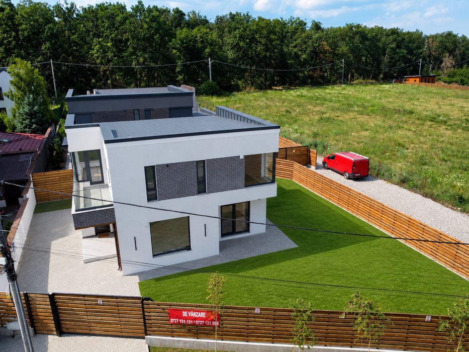 Casa nzeb in mogosoaia langa padure zona frf cu pompa de caldura si panori fotovoltaice premium teren 411 mp