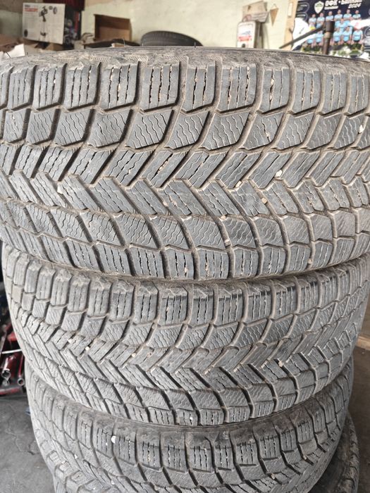 Продавам зимни гуми Мишелин 235/55/19