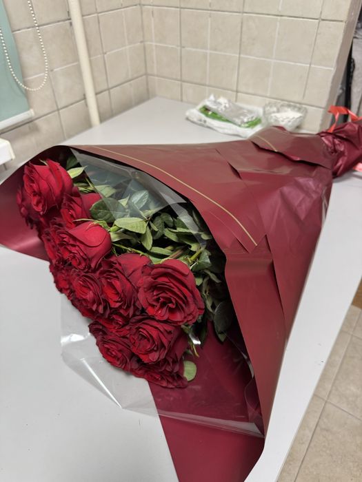 Метровый 25 штук розы сатылады