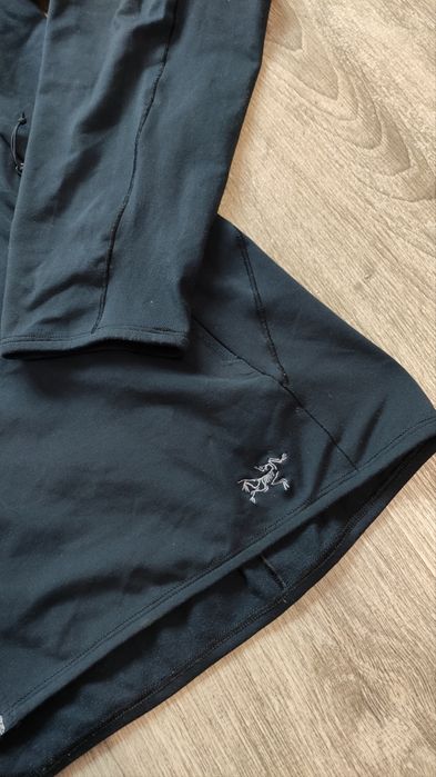 ДАМСКО горнище 
Arcteryx Kyanite LT Hoody 
size XL
