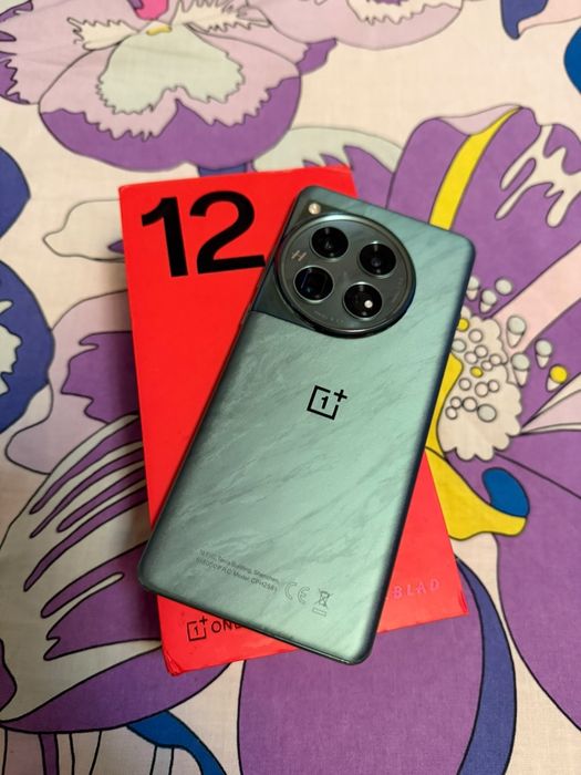 Vând schimb oneplus 12 16gb 512gb
