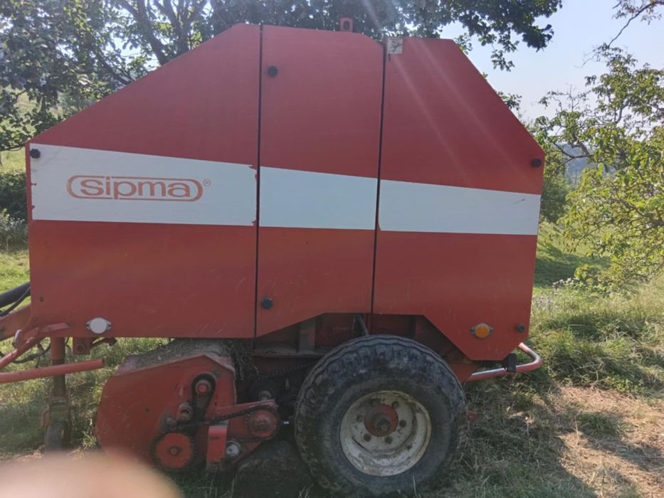 Vând balotiera perfect funcțională