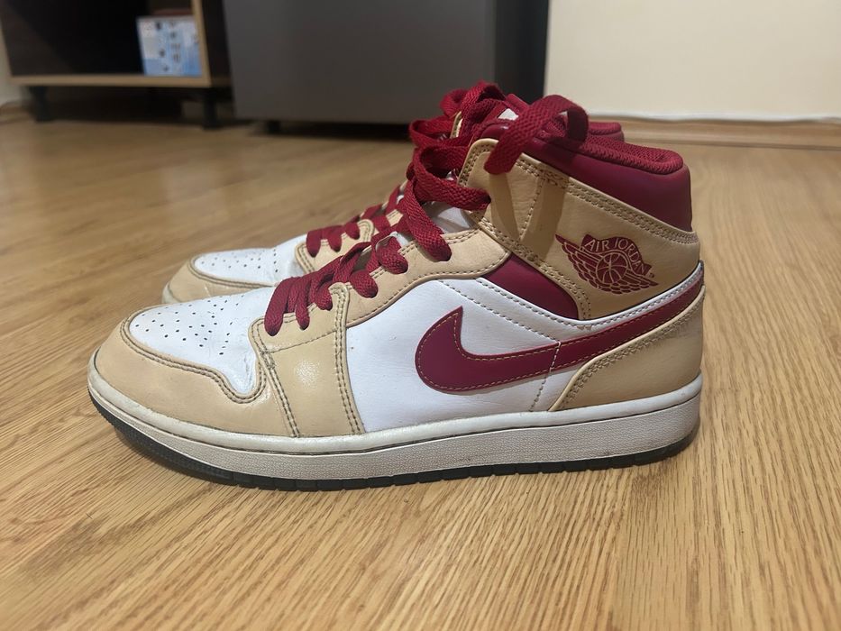Jordan 1 mid beige and red