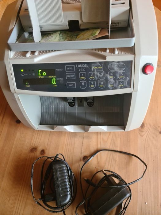 Aparat electronic numărat  bacnote.