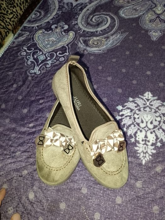 Женская туфелька