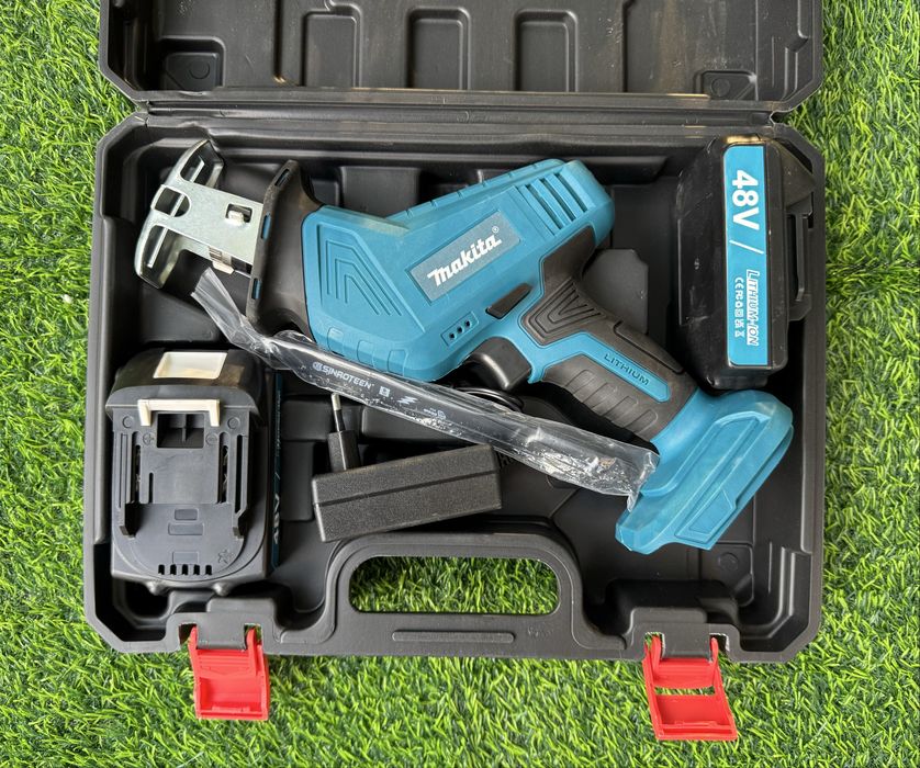 Аккумуляторные сабельные пилы разные