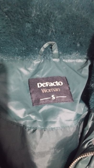 Продам женскую осеннию куртку