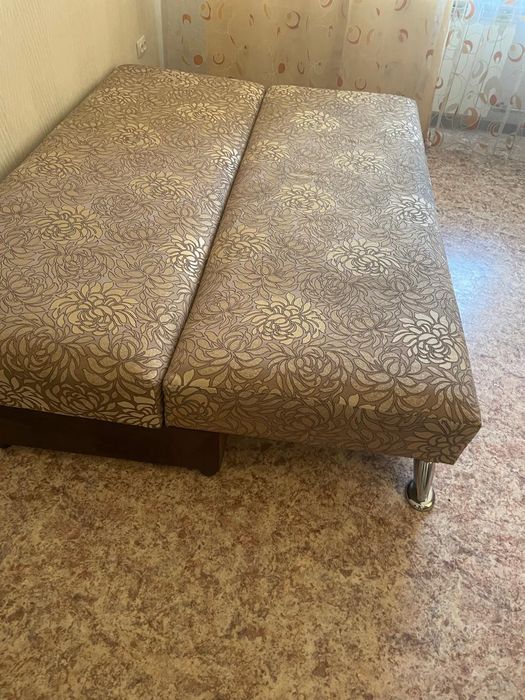 Продам диван книжка