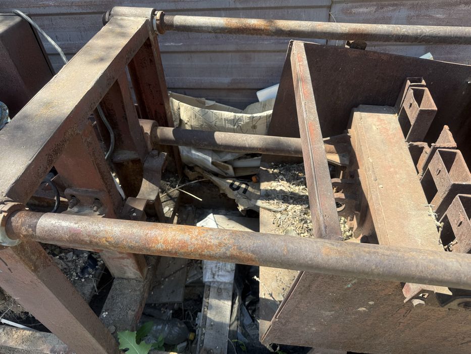 Продаётся пресс для макулатуры, ПЭТ и тд