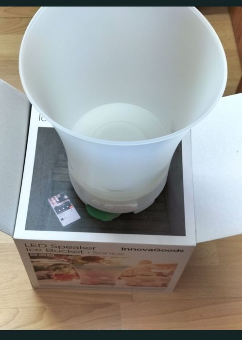 Vând boxa ice bucket