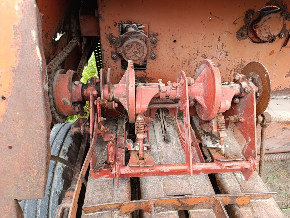 Продаю пресс подборщик новый аппарат