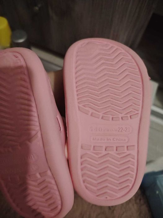Papuci Roz Mărime 22-23