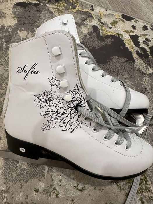 продам коньки. Размер 38