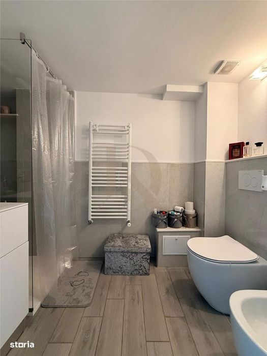 Centru Hala Centrala apartament 1 camera etaj intermediar la cheie