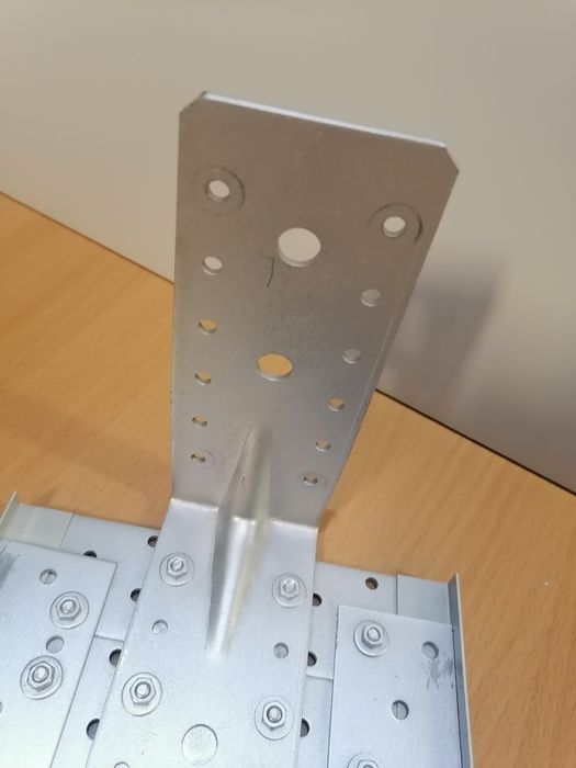 Стойка за музикална система.